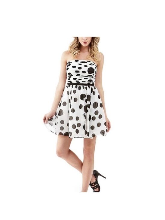 Guess Dresses & Skirts - Guess White and Black Strapless A-line Dress NWT SZ 8
